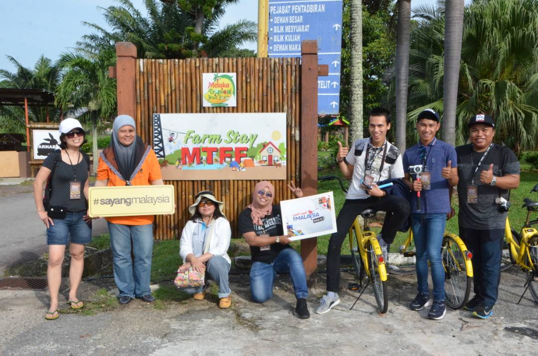 Melaka Tropical FRUIT FARM MalaysiaTravelblog