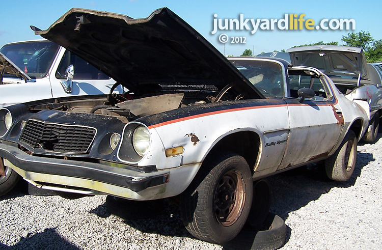 Junkyard Life Classic Cars Muscle Cars Barn Finds Hot Rods And Part News 1975 Camaro Rally Sport Rock Star In A Tuxedo Finds Drugs Jesus And The Junkyard