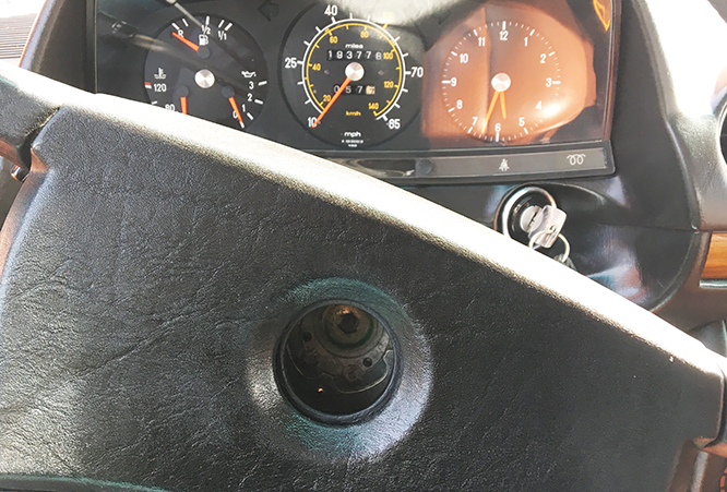 Mercedes-Benz W123 and R107 DIY: W123 Ignition Switch and Lock