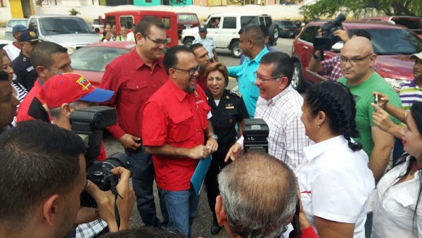 “Ya firmé el punto de cuenta para ingresar al @MPPEDUCACION a los y las colaboradores colaboradoras de la @OBEVenezuela” “Ya firmé el punto de cuenta para ingresar al @MPPEDUCACION a los y las colaboradores colaboradoras de la @OBEVenezuela”