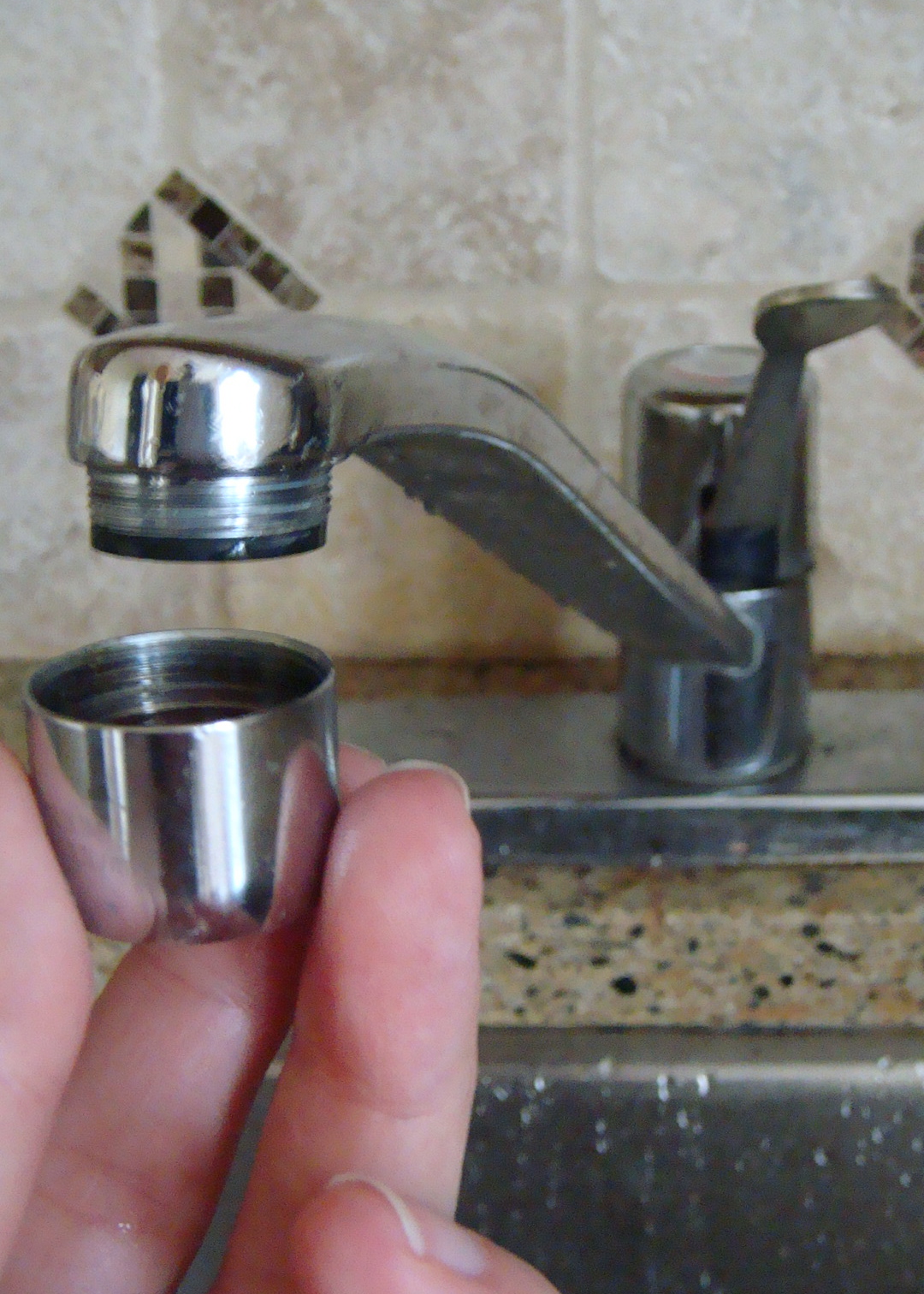 HUSTLE & HOME Saving Water Installing an Aerator