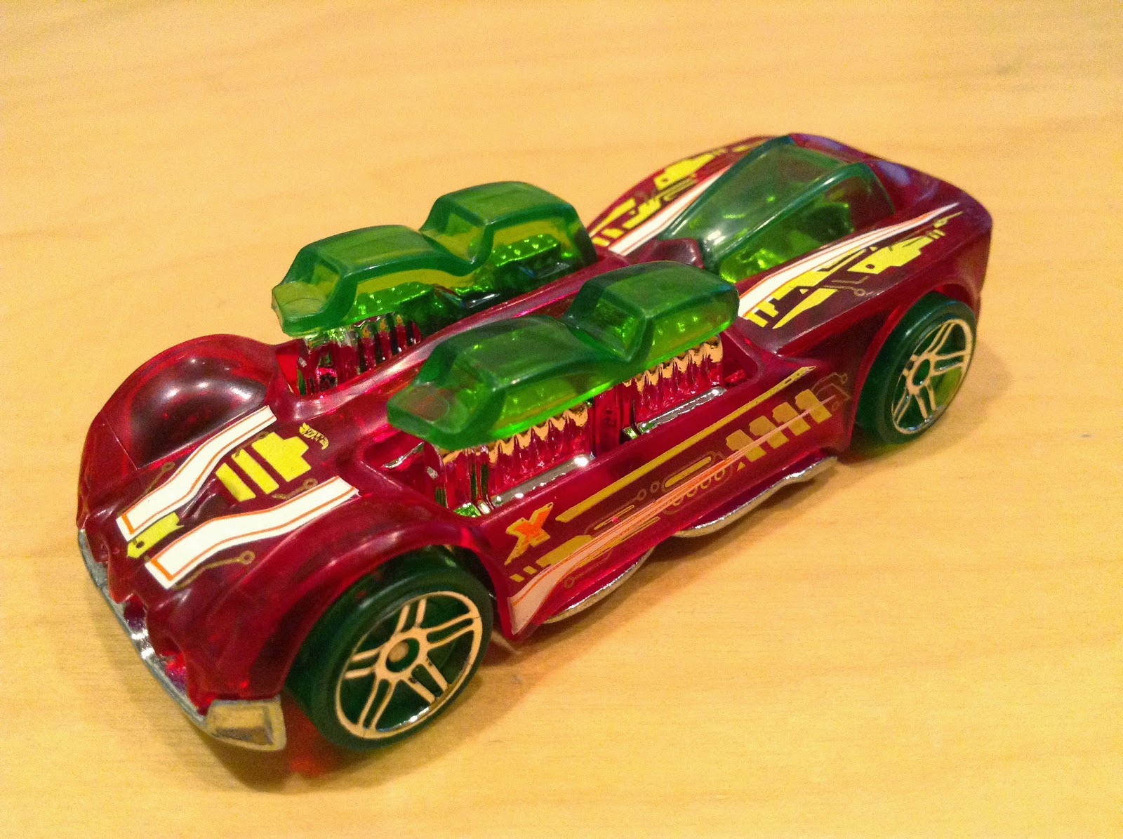 JULIAN'S HOT WHEELS BLOG: What-4-2 (2015 X-Raycers) .