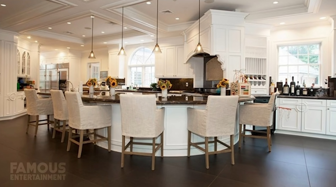 59 Interior Design Photos vs. Alicia Keys & Swizz Beats $20.8 Million Razor Luxury Mansion Tour