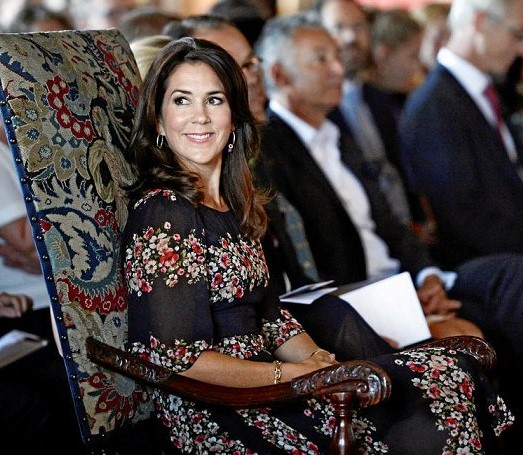 Crown-Princess-Mary-7%255B1%255D.jpg