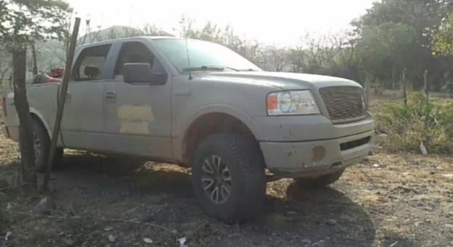 Con camioneta clonada de la Marina abandonaron a los 8 ejecutados de Aquila, Michoacán