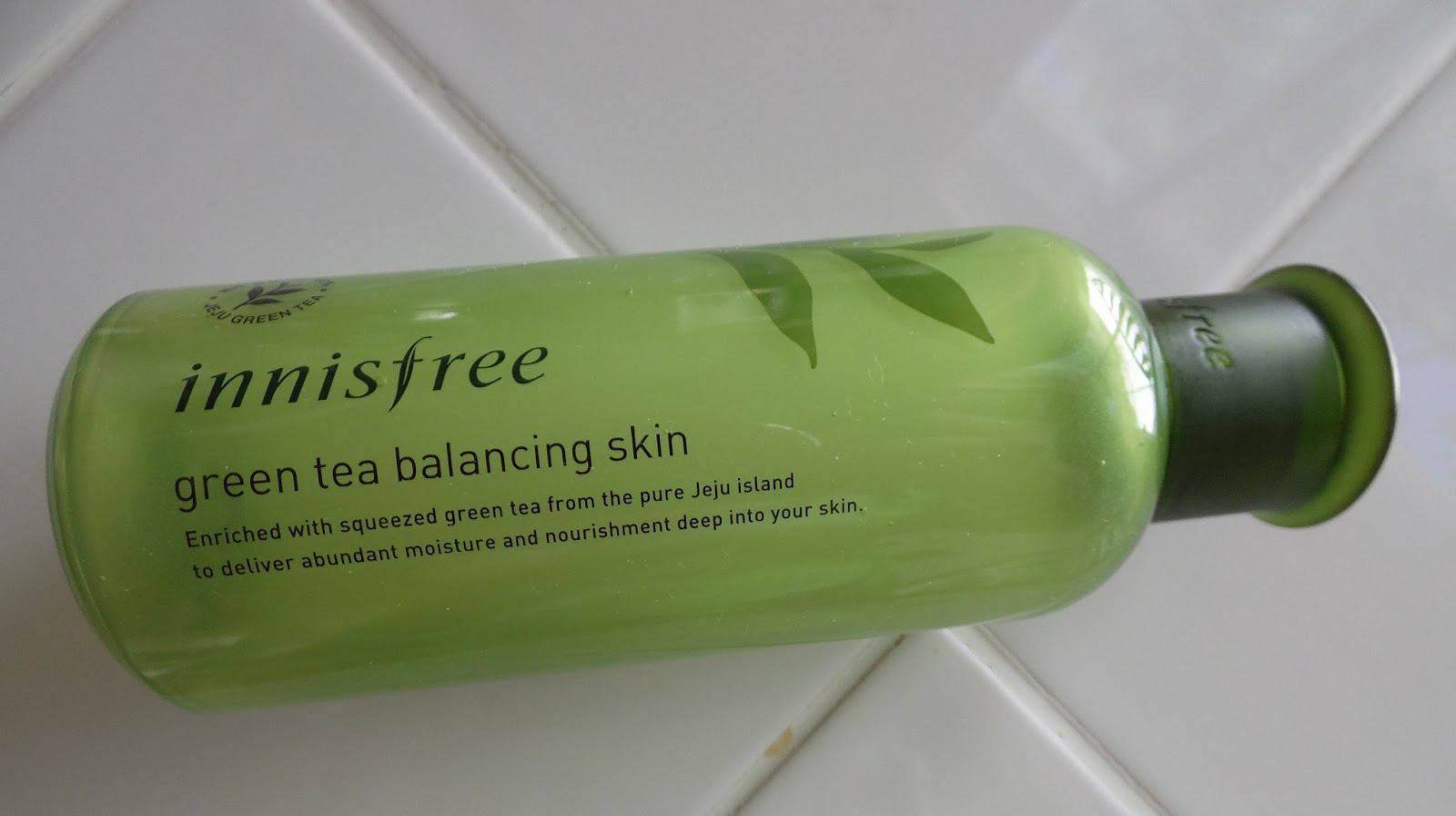Review | Innisfree Green Tea Balancing Skin Toner | The Graduate Gal