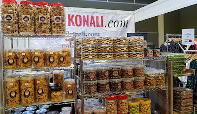 Food is a large part of Celebfest. Snacks from Nanikonali.com and JP Kitchen are featured here.