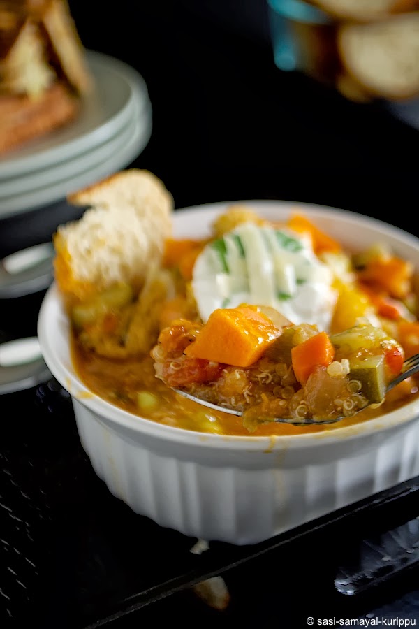 SASI'S KITCHEN Quinoa and Roasted Pepper Chili