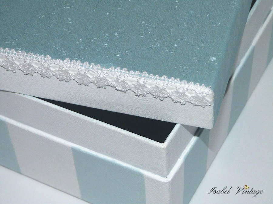 caja-carton-rayas-pasamaneria