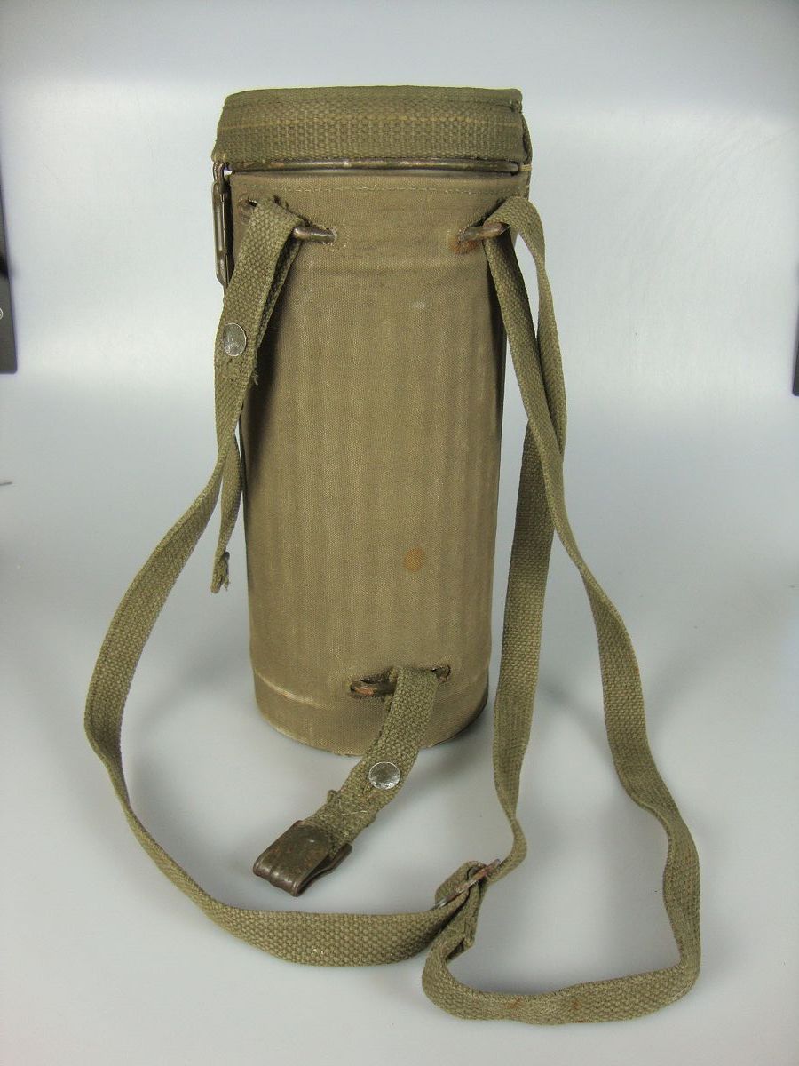 bingbabel Early Bundeswehr Gas Mask box with protective cover