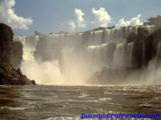 Aventura acuatica en las Cataratas de Iguazu