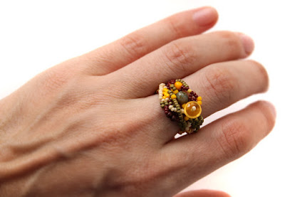Необычное кольцо из бисера. Эксклюзивное женское кольцо в стиле фриформ