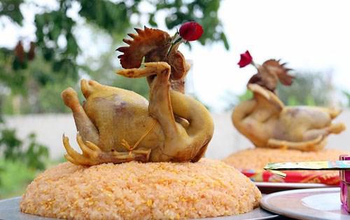 Hướng dẫn cách chọn và luộc gà cúng đẹp, chín mà không nứt da Hướng dẫn cách chọn và luộc gà cúng đẹp, chín mà không nứt da