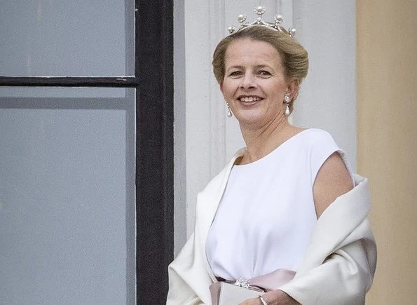 Princess Mabel of Orange-Nassau diamond tiara, Princess Beatrix, Prince Friso of Orange-Nassau died on 12 August