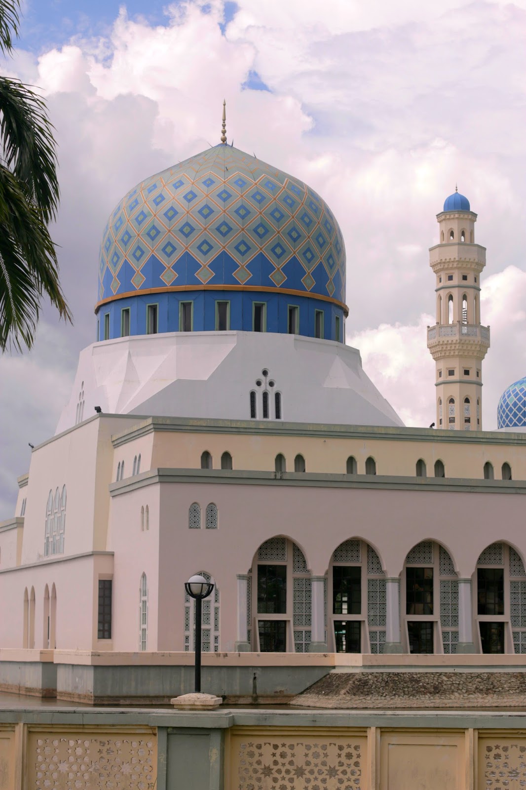 TravelWithShark: Masjid Bandaraya ~ Kota Kinabalu City Mosque