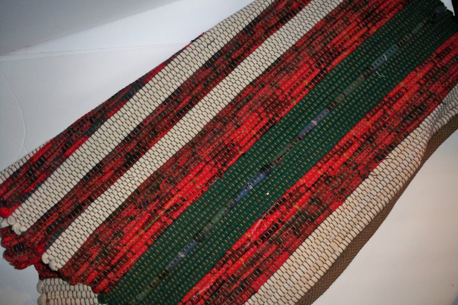 Wool red and green festive rugs hand woven