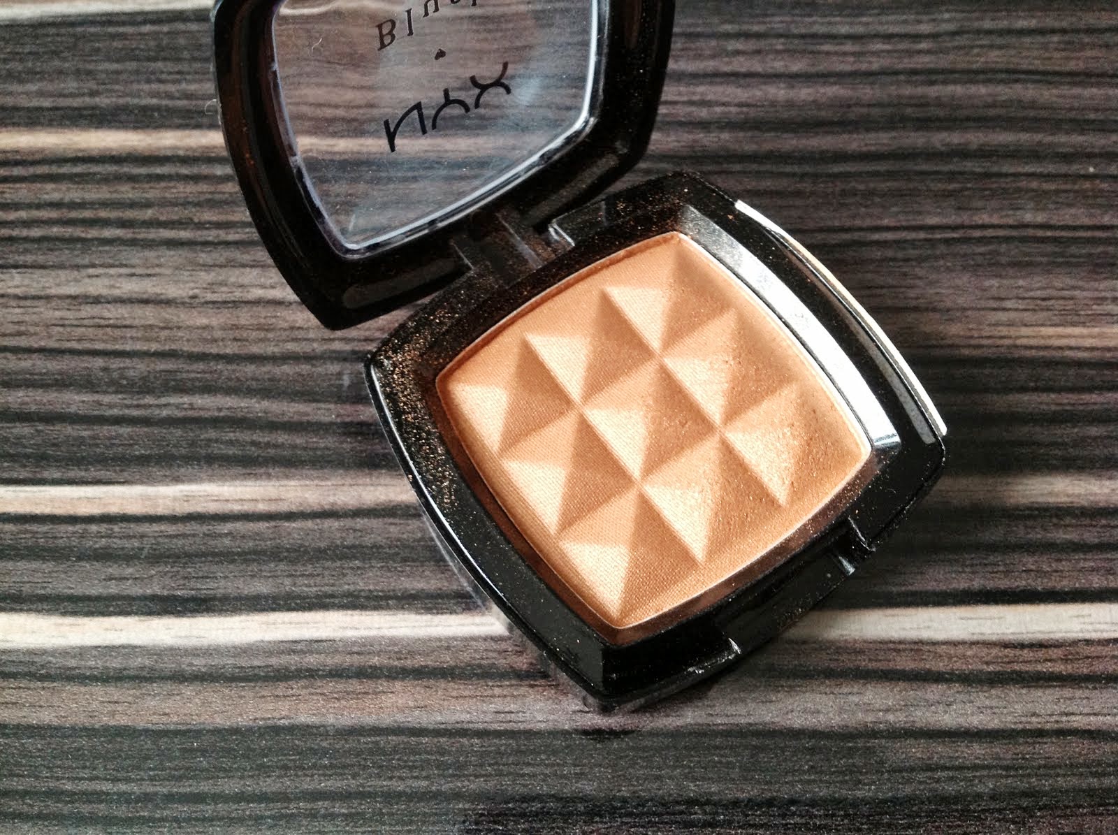 Bugün Kozmetik Konuşalım!: NYX Pudra Allık - SAND