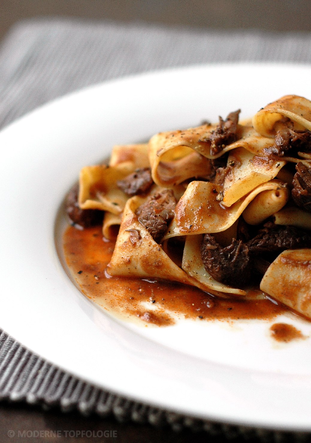 Schmorfleisch vom Rind mit Pasta | Wer hat’s verschuldet? Ein Schweizer ...