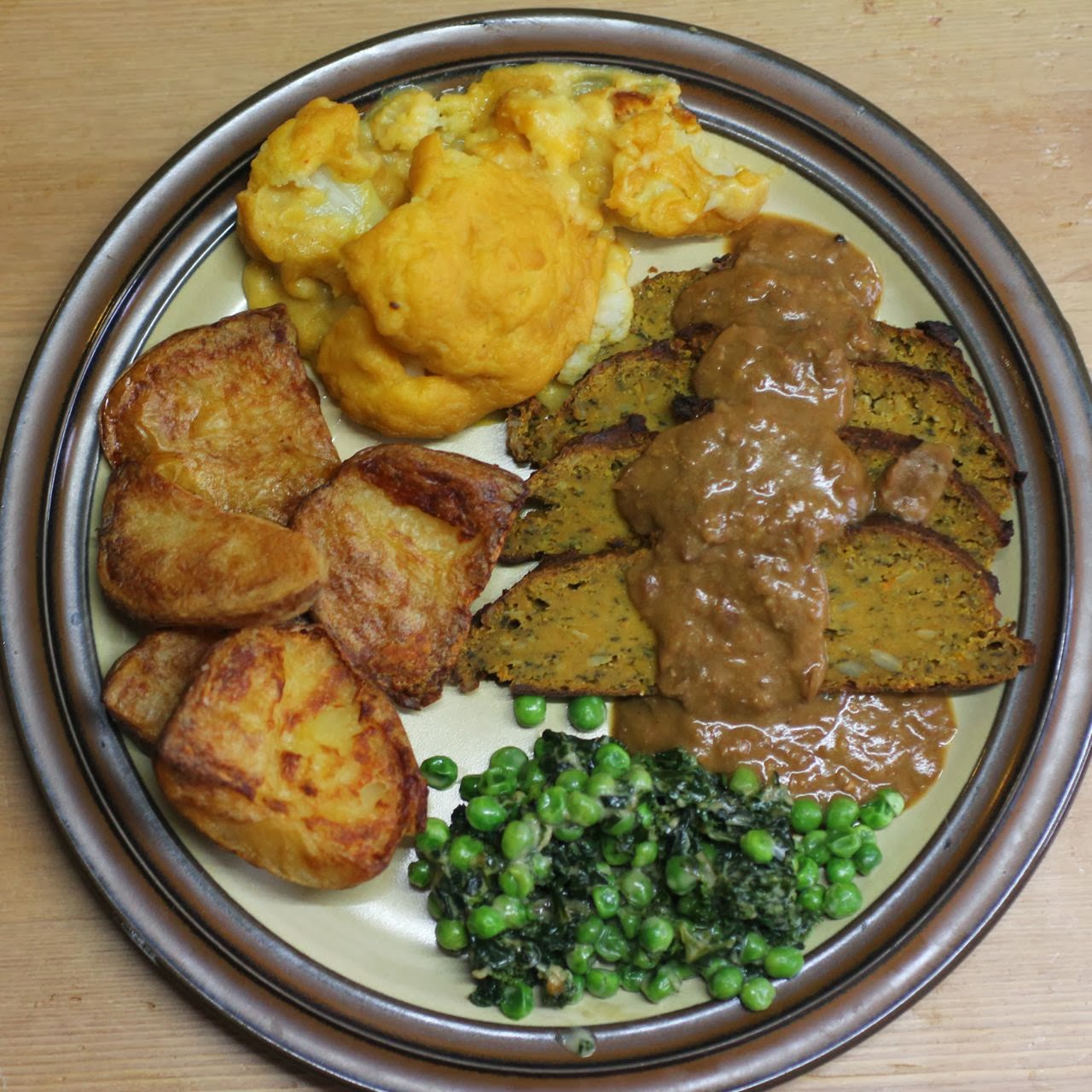 Green Gourmet Giraffe Cauliflower Cheese revisited for a vegan roast