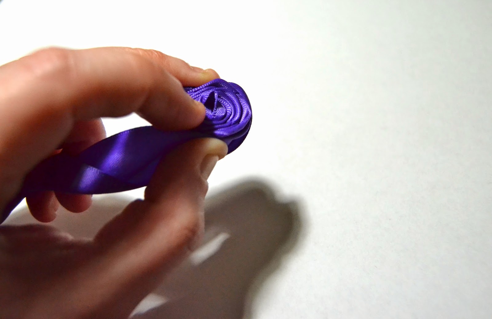 The Gangstress Ladies' Tutorials Hot Glue Ribbon Rosette Tutorial