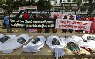 La indignación ante Dow Chemicals por el desastre de Bhopal