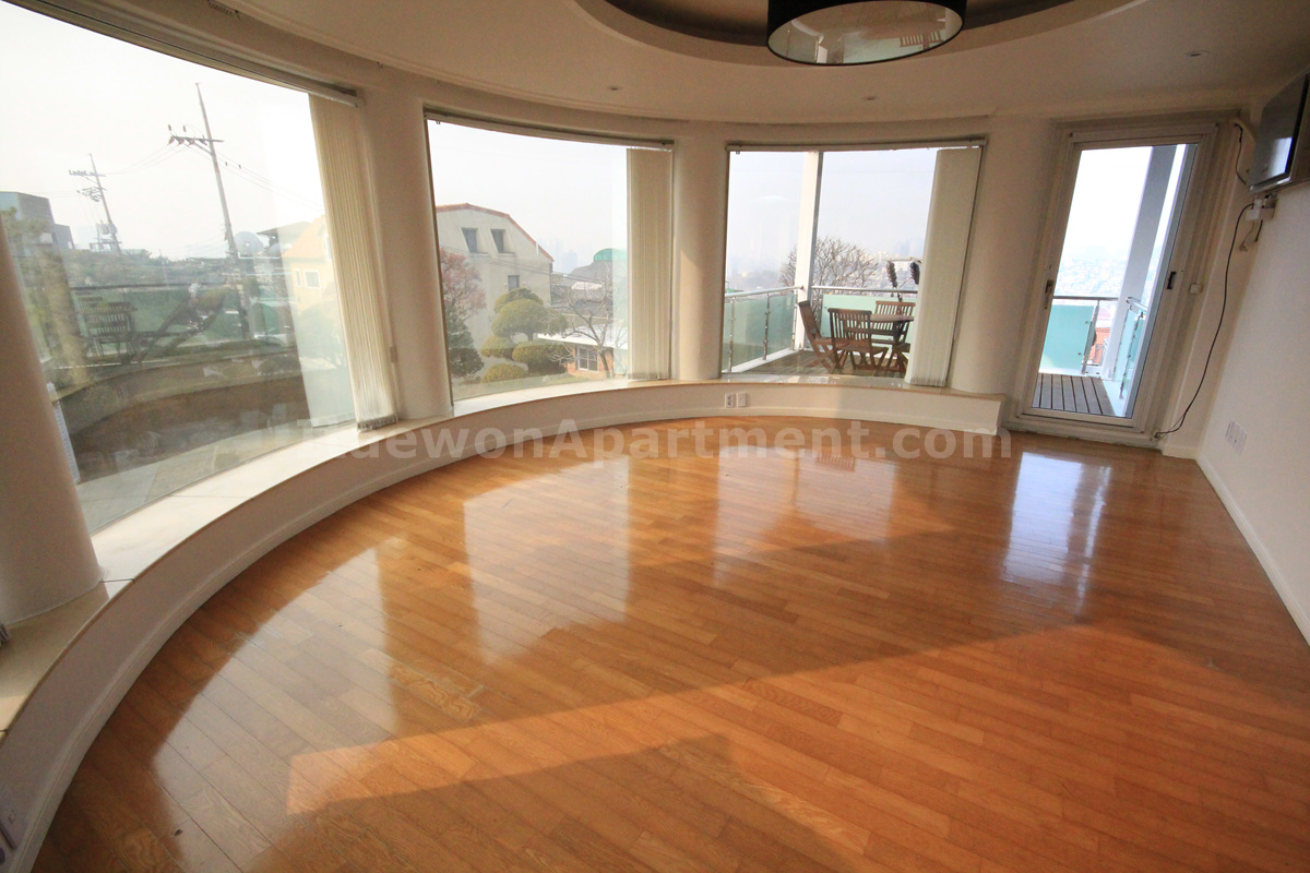 Penthouses in Seoul, Korea Itaewon apartment with a fantastic view on
