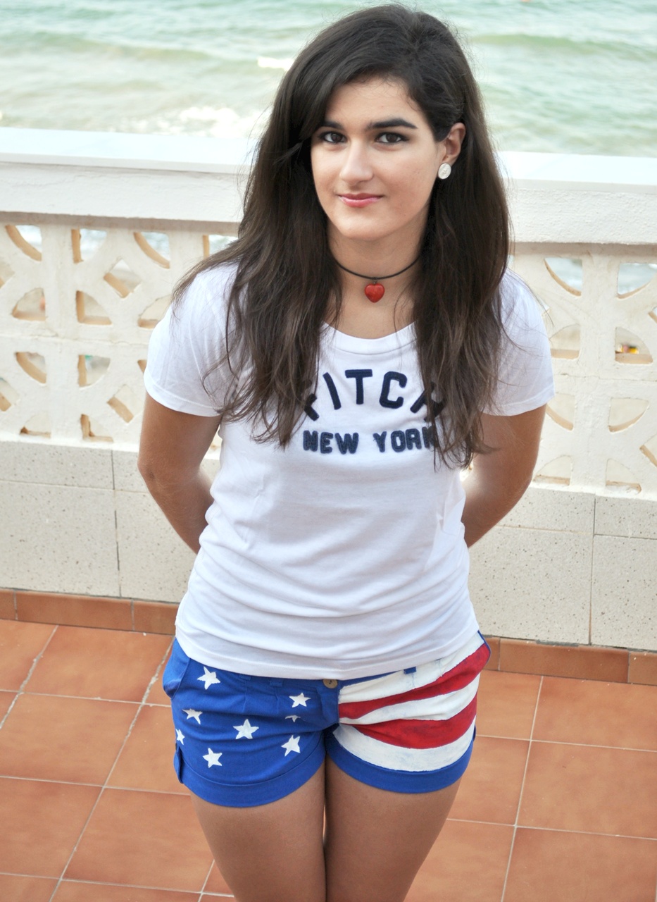 something fashion blog valencia, valenciafashionblogger fblogger spain, tutorial DIY stars stripes shorts, painting, lookbooker blogger outfit look, trends 2015 do it yourself easy how to shorts US flag, topshop inspired summer pants