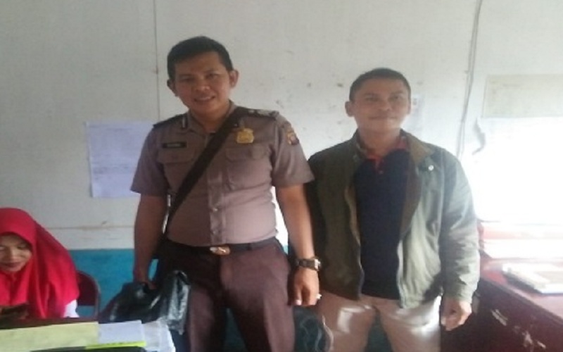Brigadir Devyandi Lakukan Pengamanan Swakarsa Wilayah Binaannya Brigadir Devyandi Lakukan Pengamanan Swakarsa Wilayah Binaannya