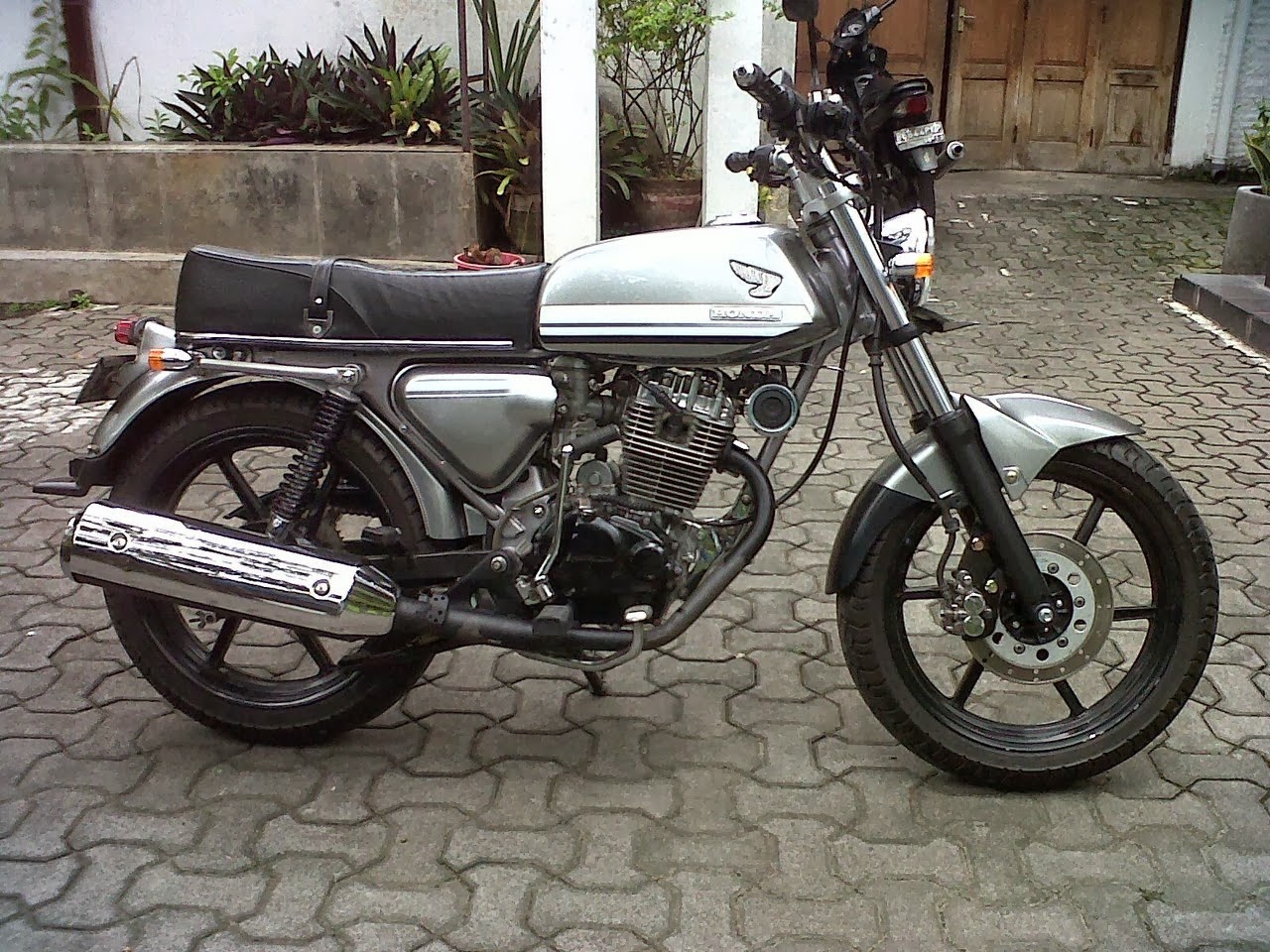 Kumpulan Foto Modifikasi Honda CB 100 Terbaru Modif Motor Mobil