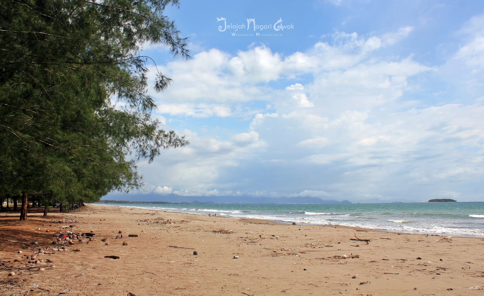 Jelajah Nagari Awak: Menikmati Tiap Bagian Pantai Pasie Jambak