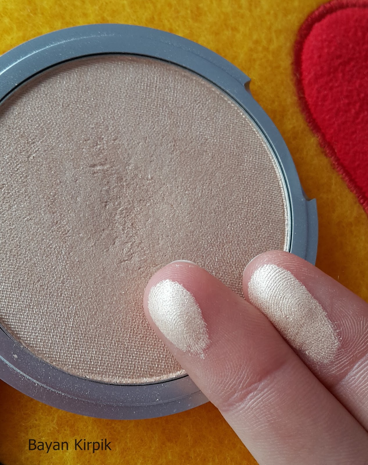 Mary lou manizer. The balm mary-lou manizer.