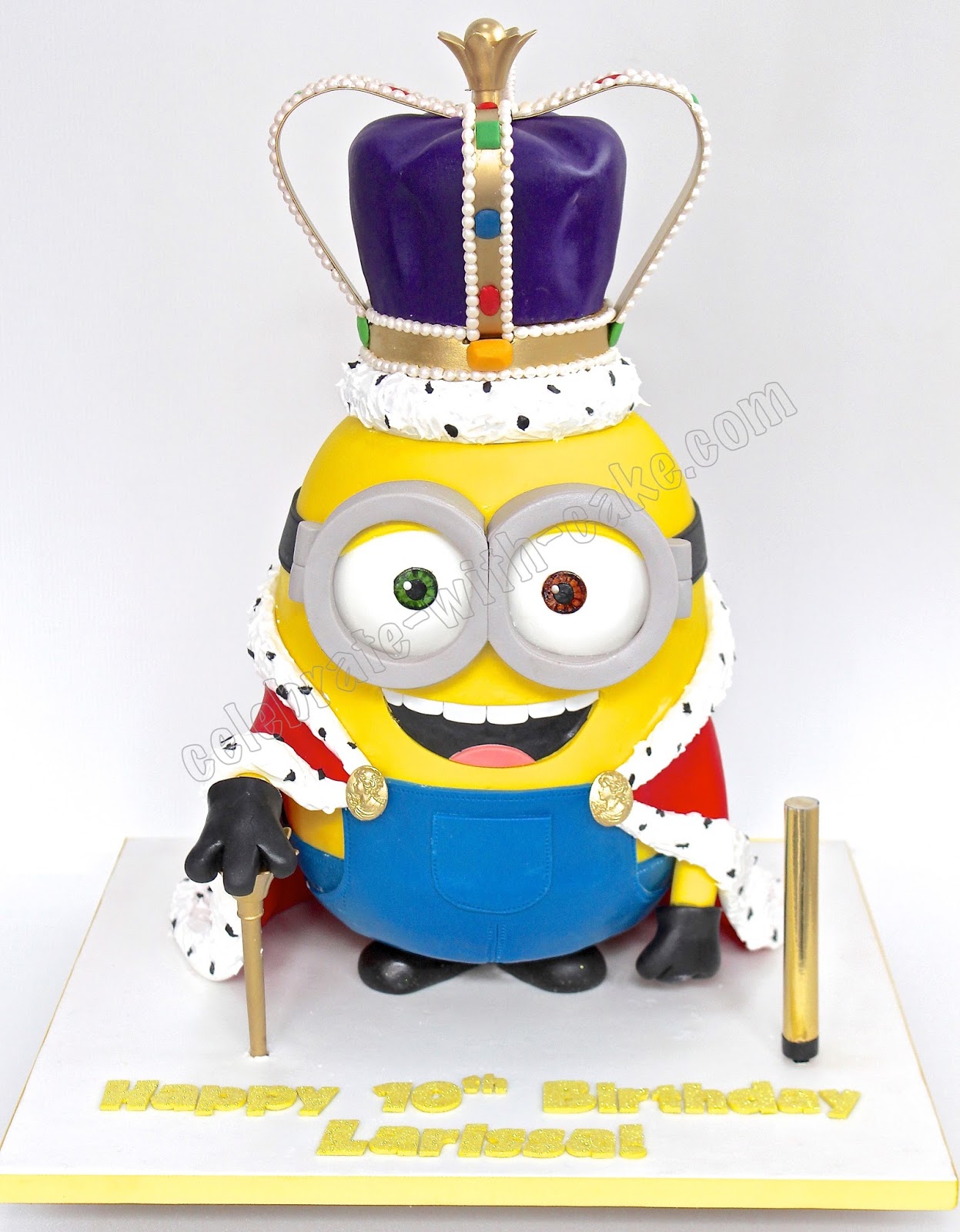 Minion King Bob Cake