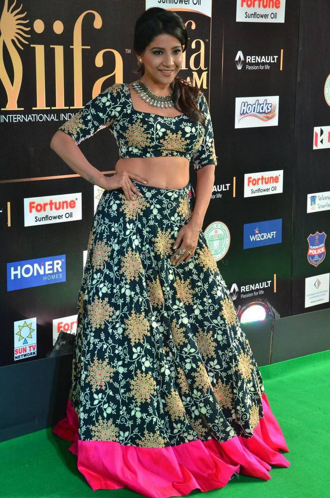 Tollywood Actress Sakshi Agarwal At IIFA Awards 2017 In Green Dress