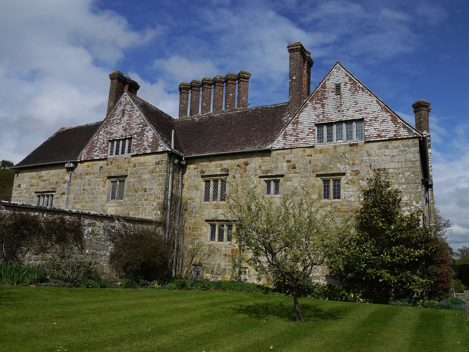 USEFUL or BEAUTIFUL Pictures of Rudyard Kipling's home for Finn*