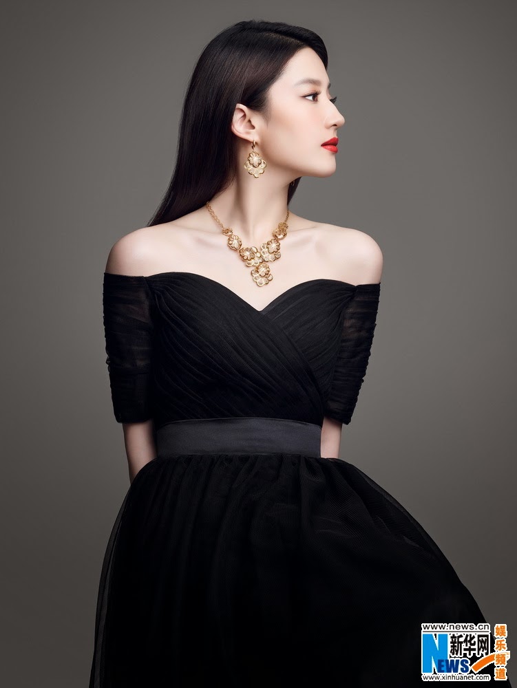 Liu Yifei poses for fashion photoshoot | China Entertainment News