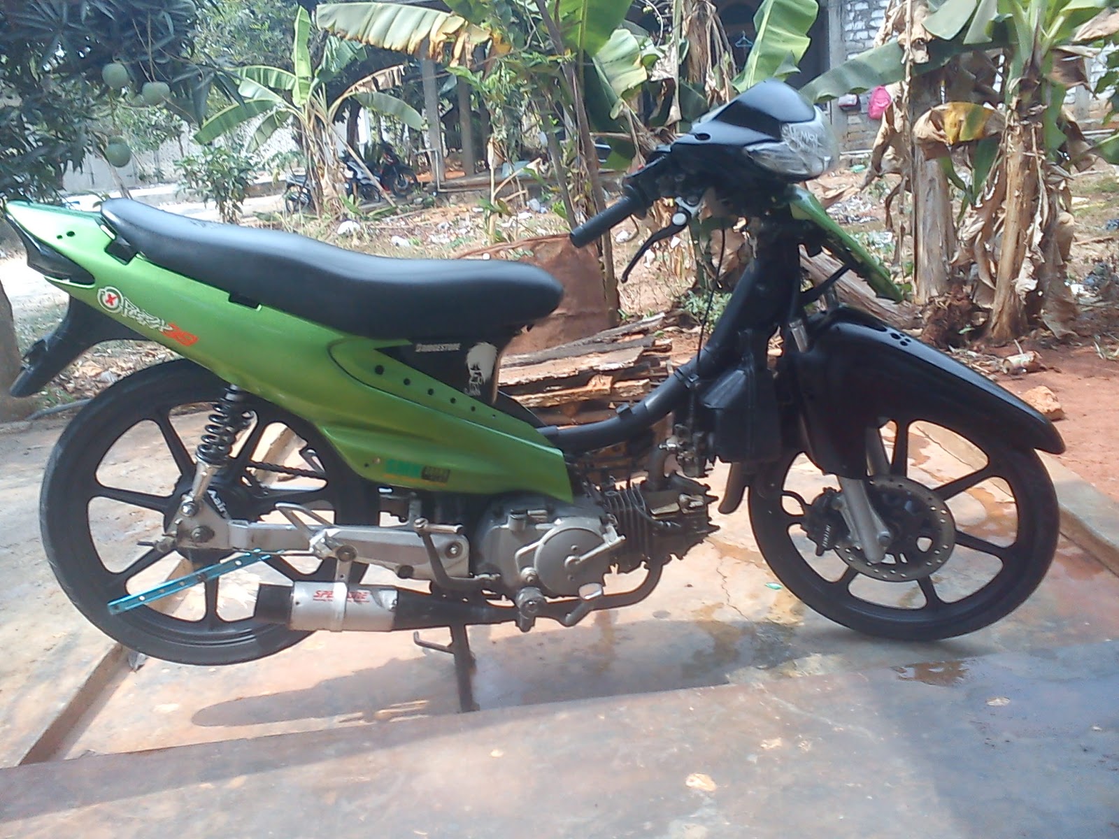Kumpulan Foto Modifikasi Motor Smash Warna Hitam | Modifikasi Ajib