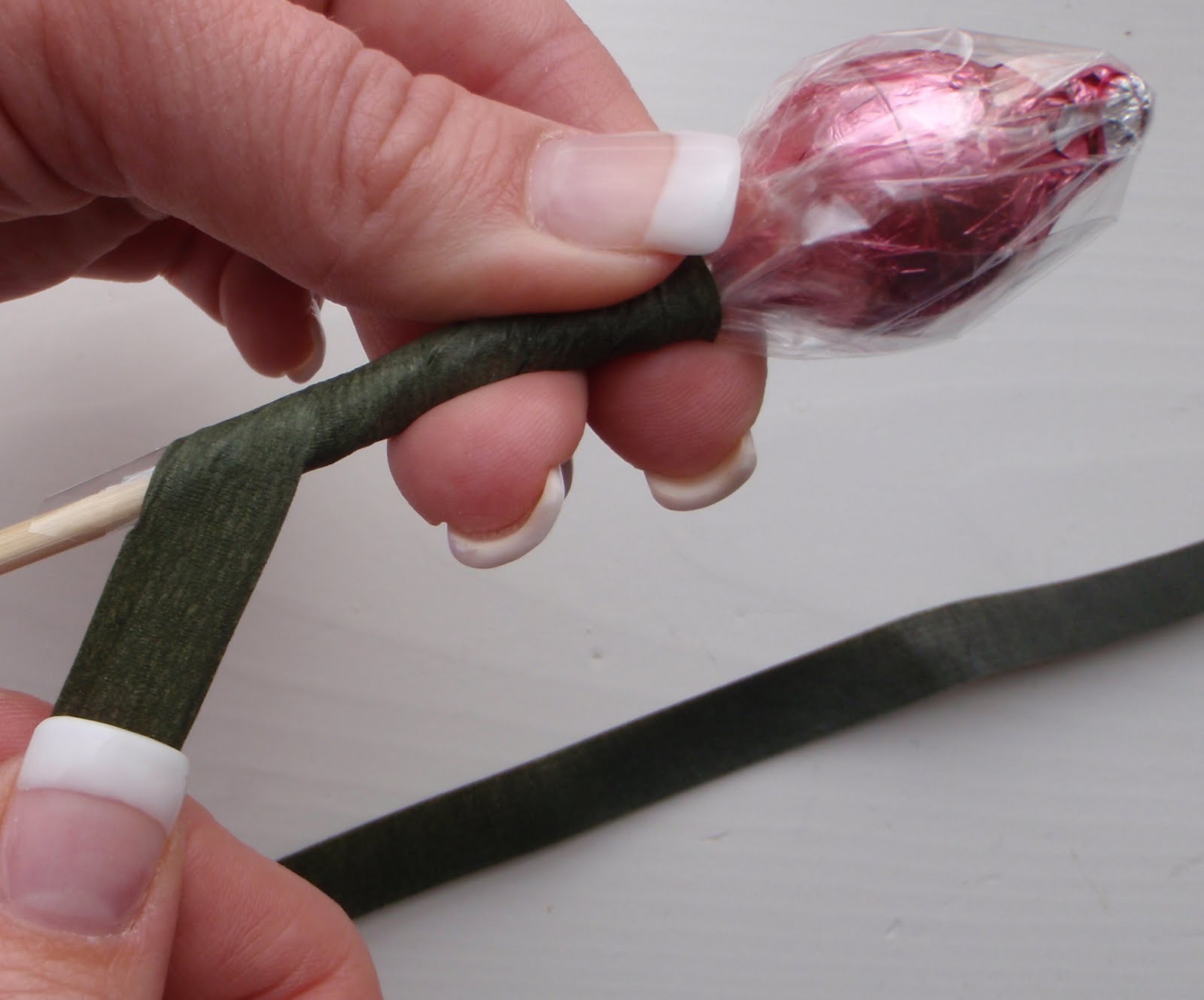 Eat My Cakes Chocolate Kiss Roses