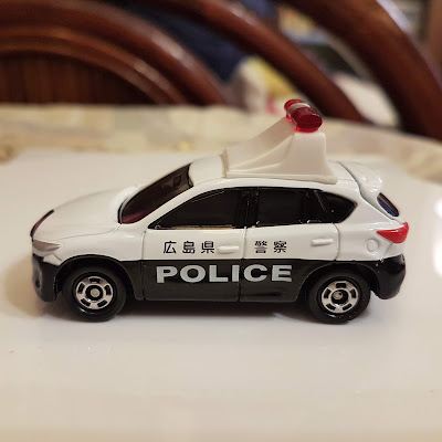 TOMICA NO.82 Mazda CX-5 Police Car
