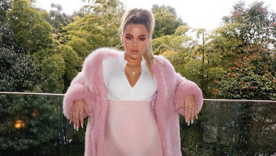 Pregnant Khloe Kardashian spotted in Japan with sisters, Kim and Kourtney (photo)