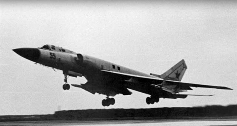 Notas curiosas: ¿Sabías que el SR-71 Blackbird era tan rápido que el radar del F-15 Eagle no podía verlo?  5cd301af85600a3e146c2e13