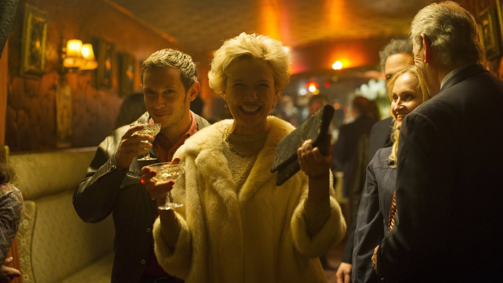 Jamie Bell and Annette Bening in Film Stars Don't Die in Liverpool