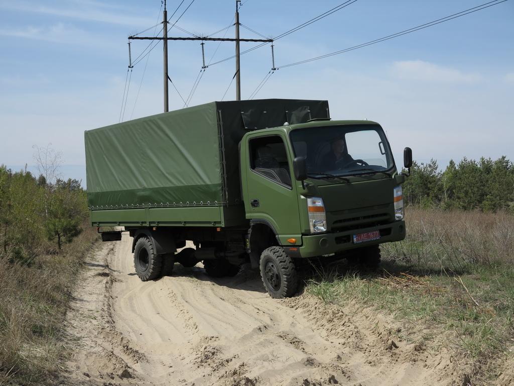 Тест-драйв нової повнопривідної армійської вантажівки Богдан-3373