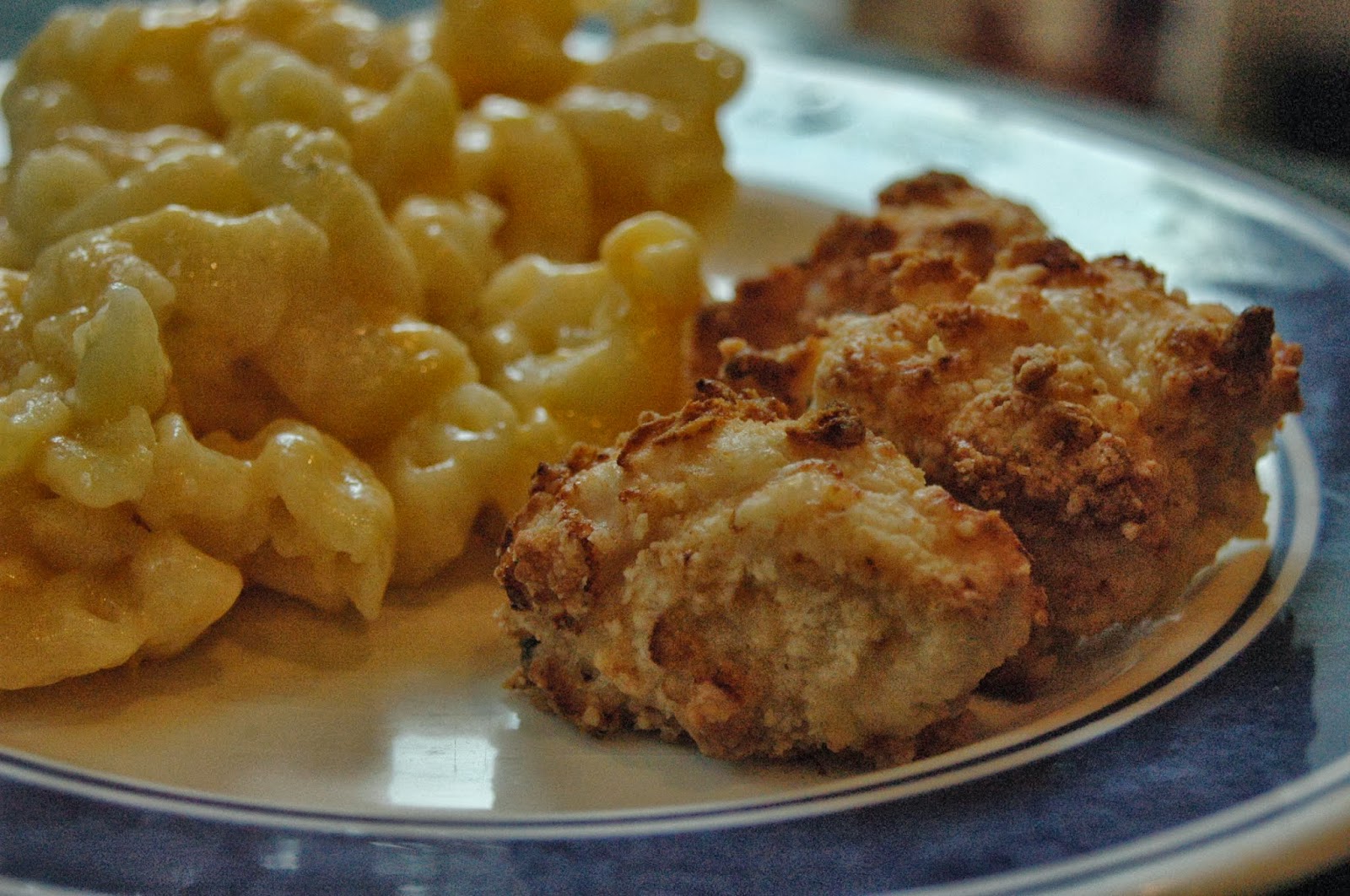 All my Goodness!! MAC N CHEESE AND CHICKEN NUGGETS