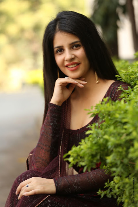 Kashish Vohra at Sapthagiri LLB success meet