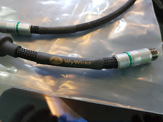 WyWires (Top model )Gold Litespeed S/PDIF RCA 75ohm digital cable(Used) 20171108_113404
