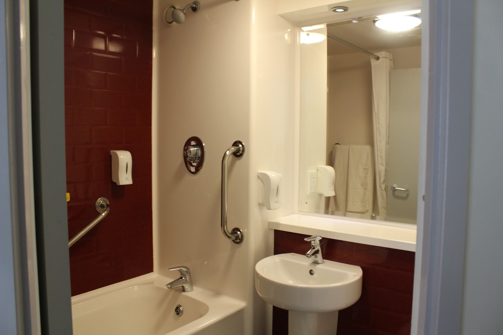 Wellington Somerset Travelodge Family Room Review Emily and Indiana