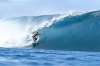 10 Kalani Chapman volcom pipe pro foto WSL Keoki Saguibo