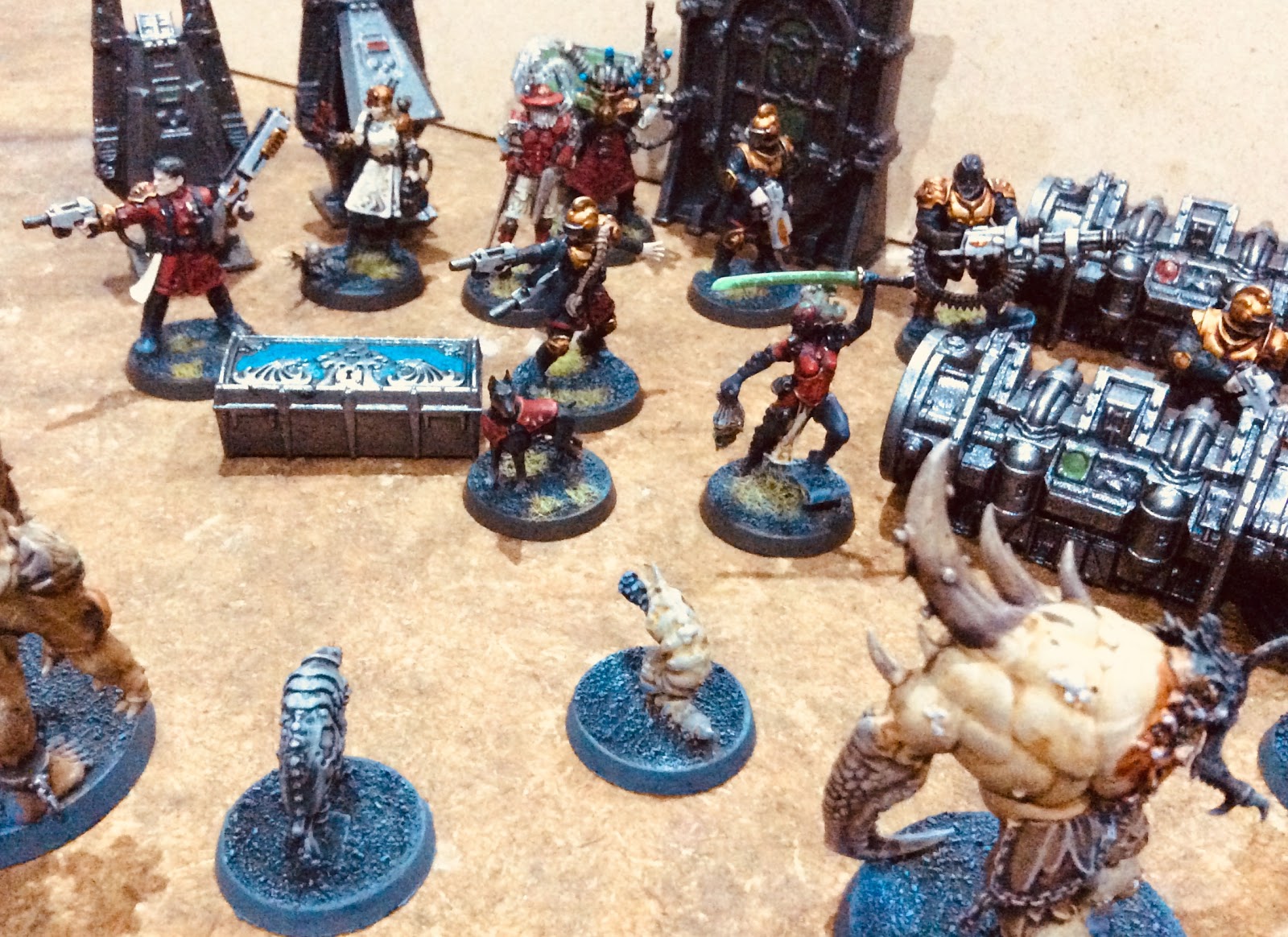 Rogue trader коллекционное издание. Techpriest daedalosus. Jokaero miniature. Вольные торговцы миниатюры. Rogue trader lascannon.