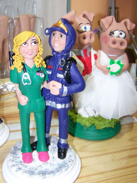 Figuras personalizadas pareja de novios para tu tarta de bodas Laura Guarnieri