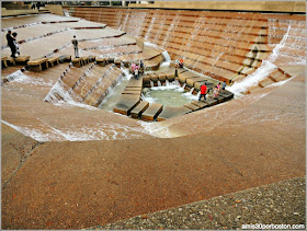 Fort Worth Water Garden: Active Water Pool Fort Worth Water Garden: Active Water Pool